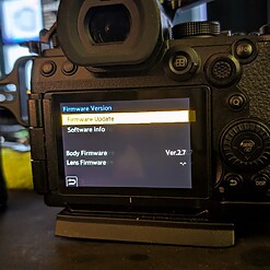 Alternative view of Panasonic LUMIX S5IIX + Neewer Cage Sirui Handle SSD Holder128GB V90 Card